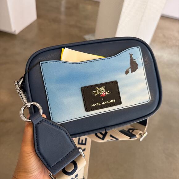 Marc Jacobs x ‘The Wizard of Oz’ Flash Crossbody - Picture 6 of 10